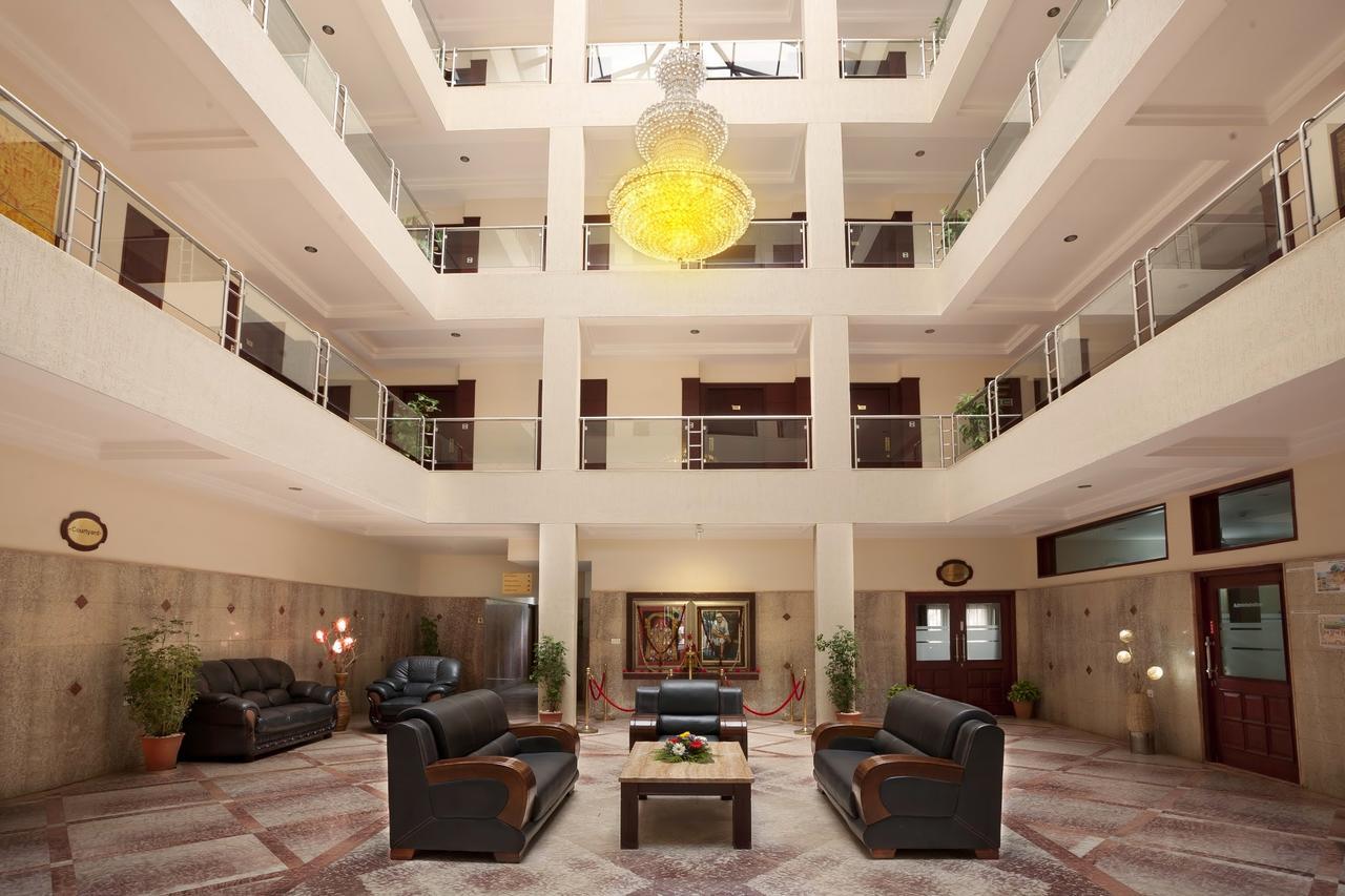 Mayur Aaditya Resort Dharwad Eksteriør bilde